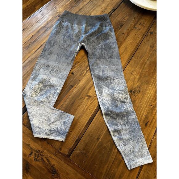 Lululemon Ebb To Train Tight Luna Blue Black White Wash Cropped Leggings Size 4 - Picture 8 of 11